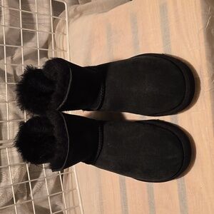 Cozy Black Suede Boots with Shearling Lining